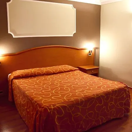 Gold Hotel