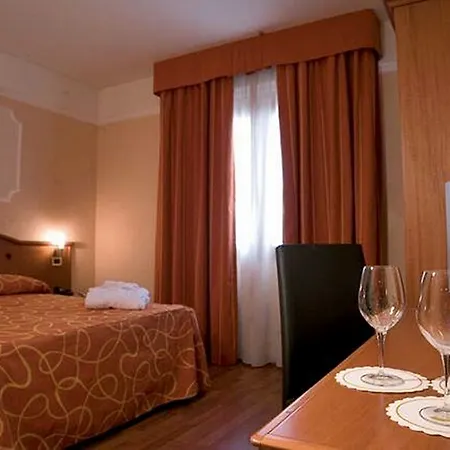 Gold Hotel